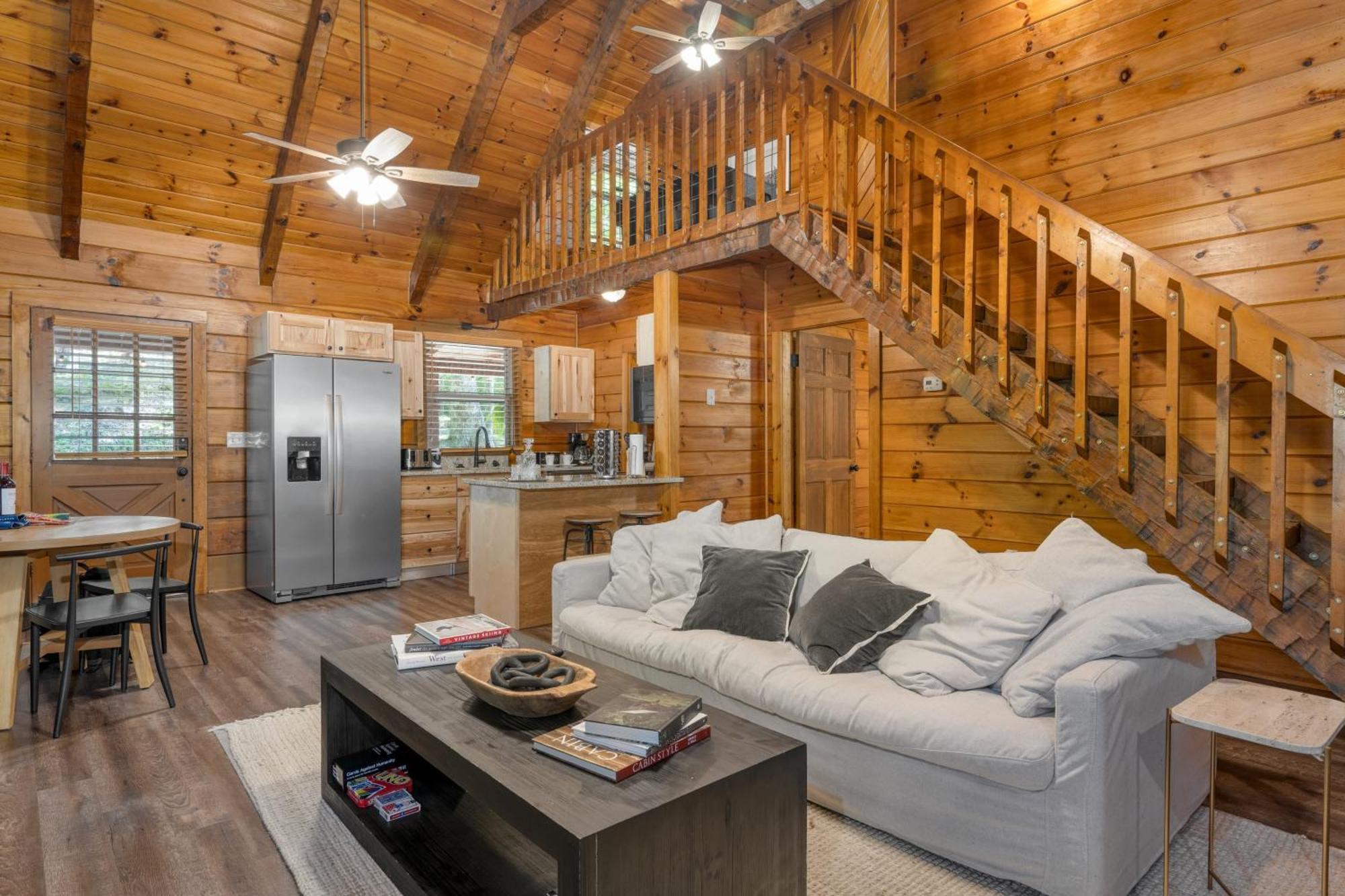 Dudley IV By Avantstay Cosy Cabin W Hot Tub Sweeping Views Pigeon Forge Buitenkant foto