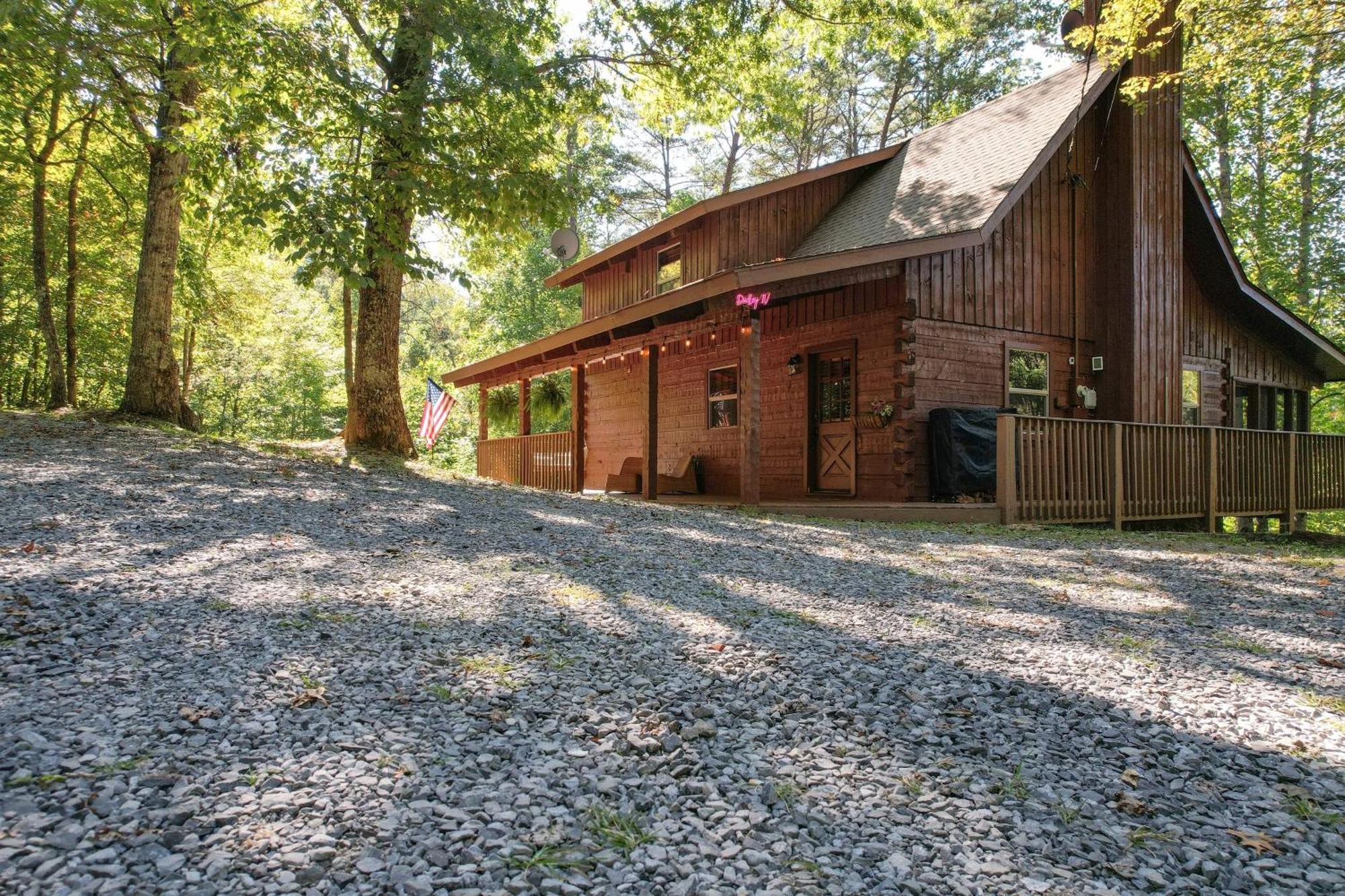Dudley IV By Avantstay Cosy Cabin W Hot Tub Sweeping Views Pigeon Forge Buitenkant foto