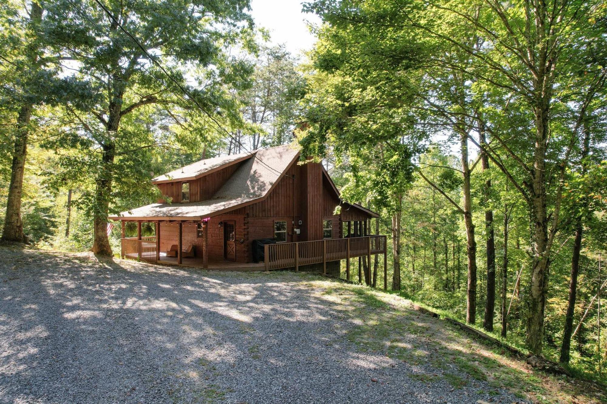 Dudley IV By Avantstay Cosy Cabin W Hot Tub Sweeping Views Pigeon Forge Buitenkant foto